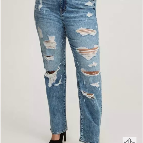 Torrid High Rise Distressed Blue Jeans- BNWT- size 24W - Picture 7 of 8